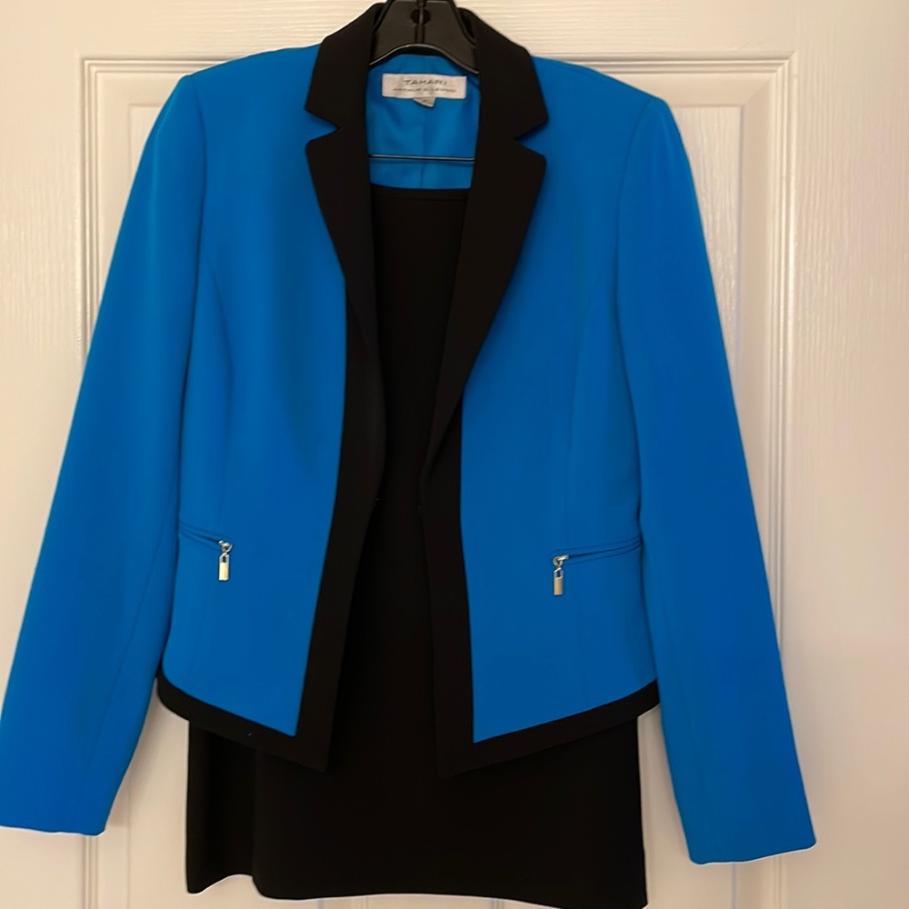 Tahari skirt suit